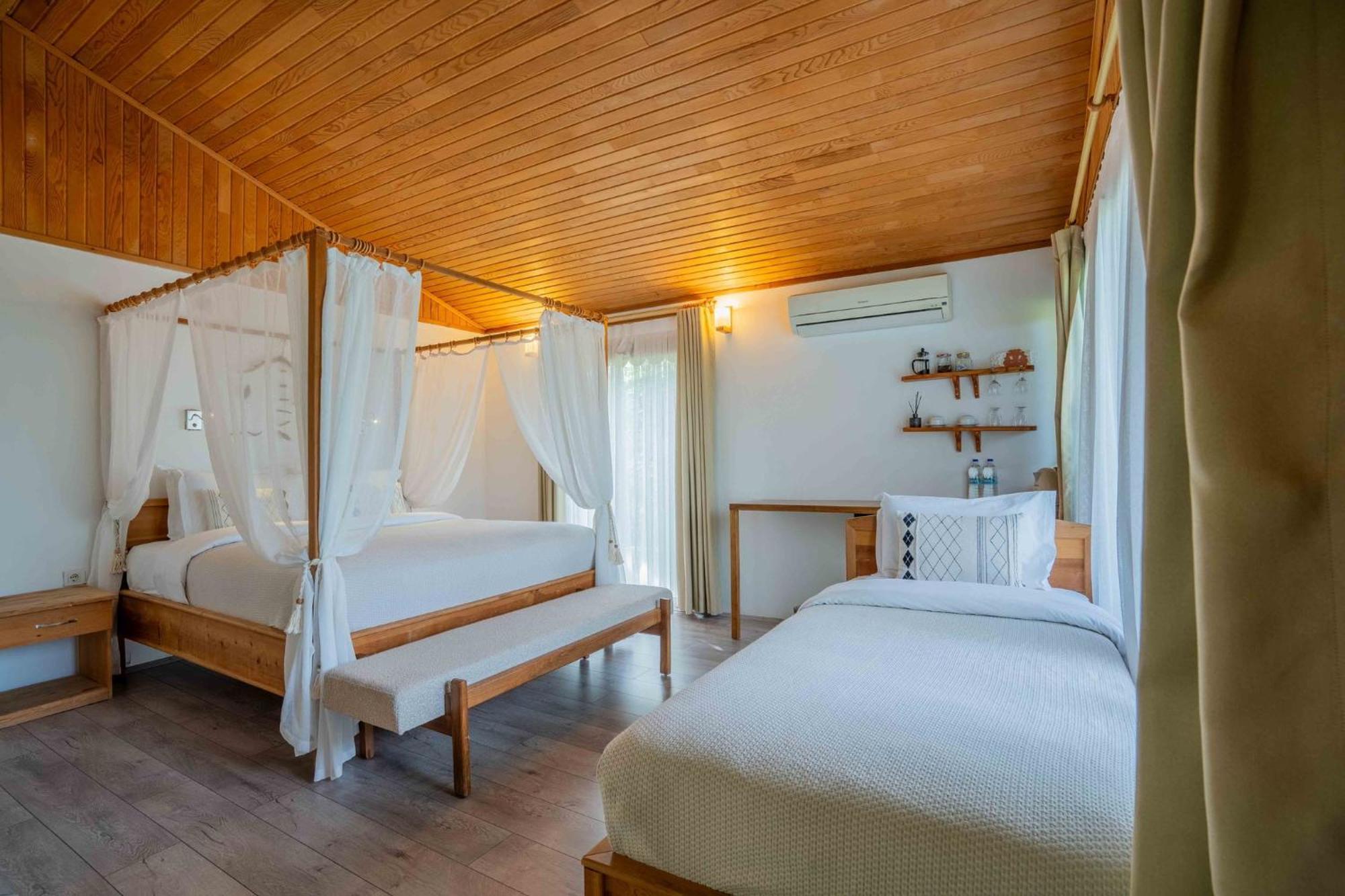 Bed & Breakfast Etenna Beach Bungalows