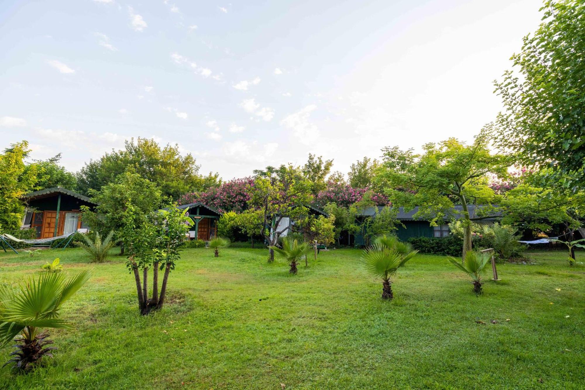 Etenna Bed & Breakfast 3*