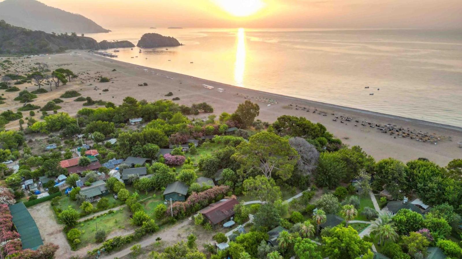 Etenna Bed & Breakfast 3*